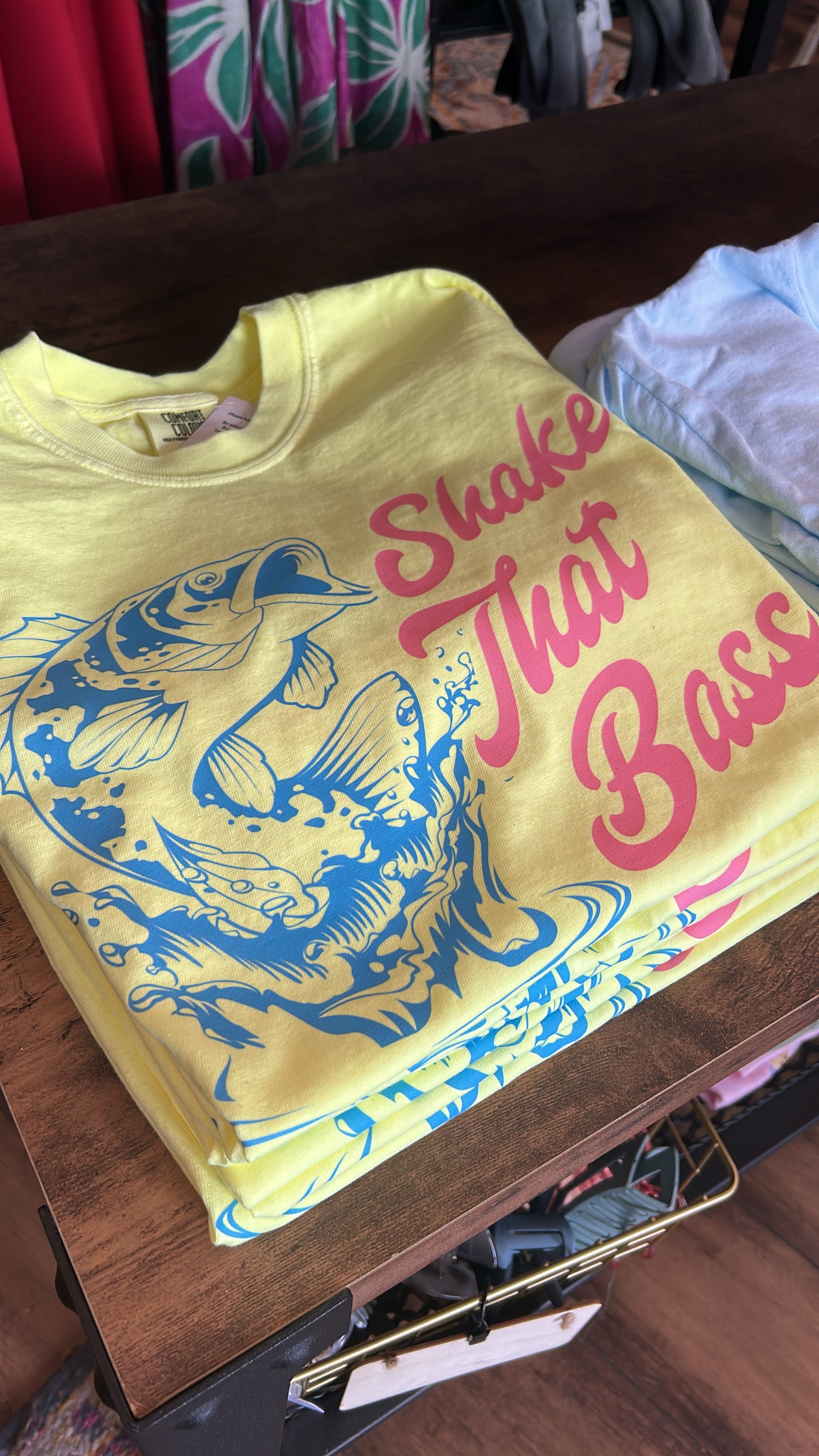 Shake that bass tee
