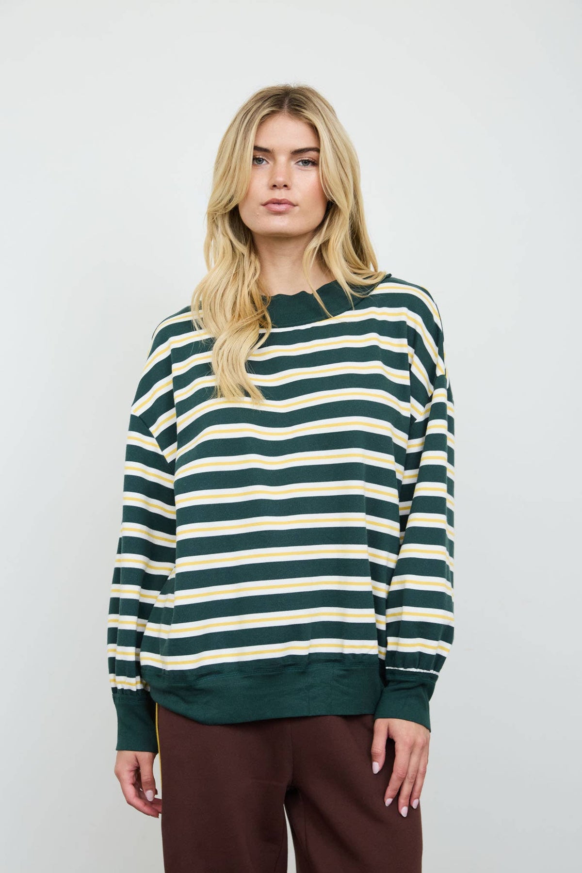 CONTRAST WIDE NECK LONG SLEEVE STRIPE KNIT TOP