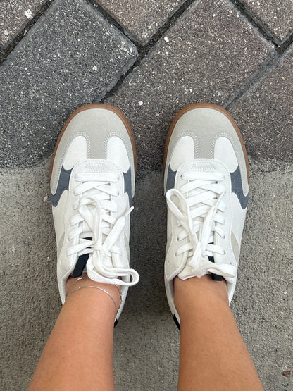 Fall blowfish sneakers