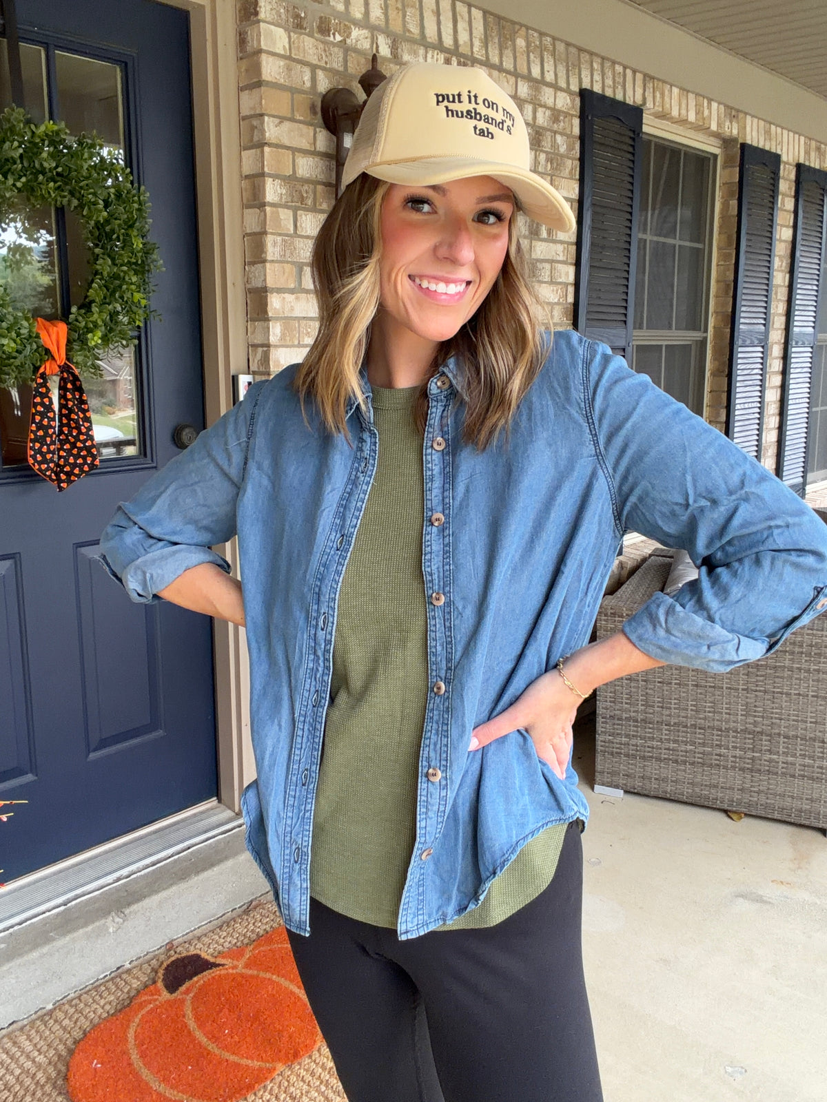 CHAMBRAY COLLARED 3/4 TAB SLEEVE BUTTON DOWN SHIRT