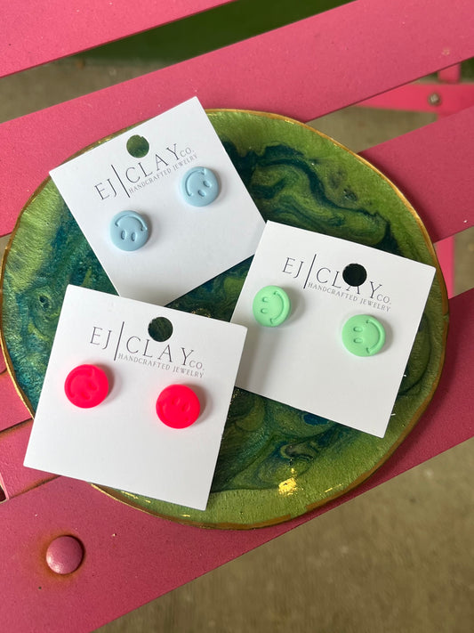 Smiley clay stud earrings