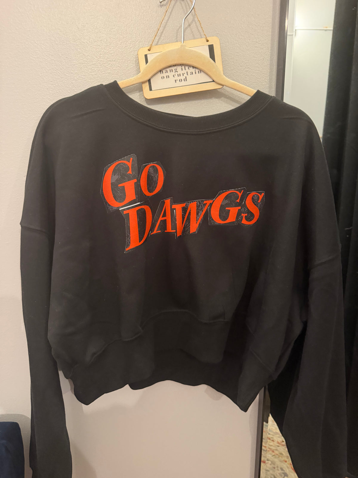 Go Dawgs Cropped Sweatshirt
