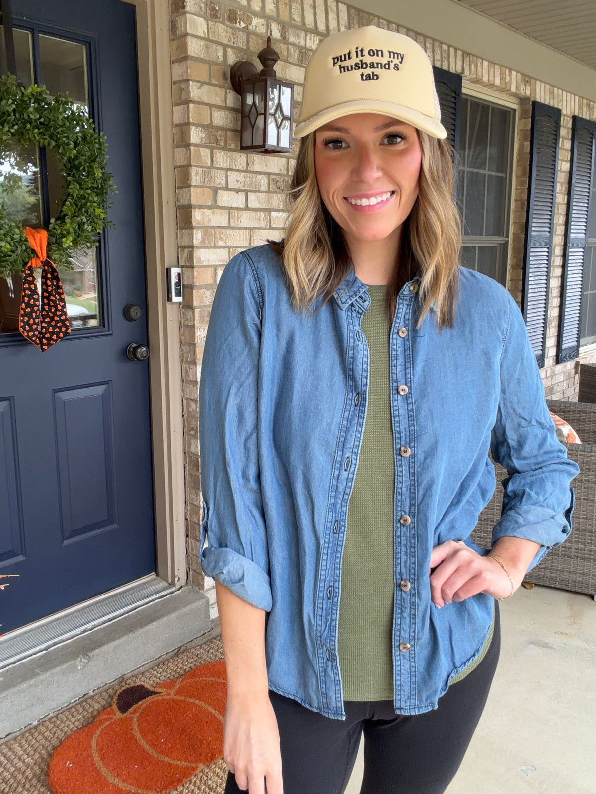 CHAMBRAY COLLARED 3/4 TAB SLEEVE BUTTON DOWN SHIRT
