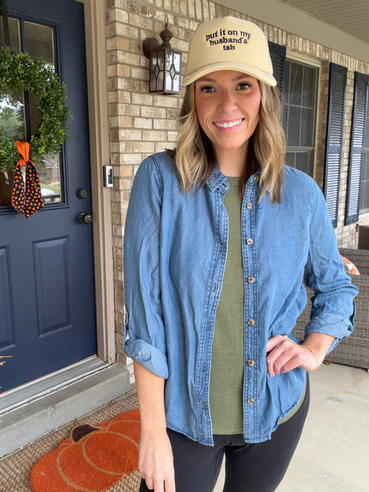 CHAMBRAY COLLARED 3/4 TAB SLEEVE BUTTON DOWN SHIRT