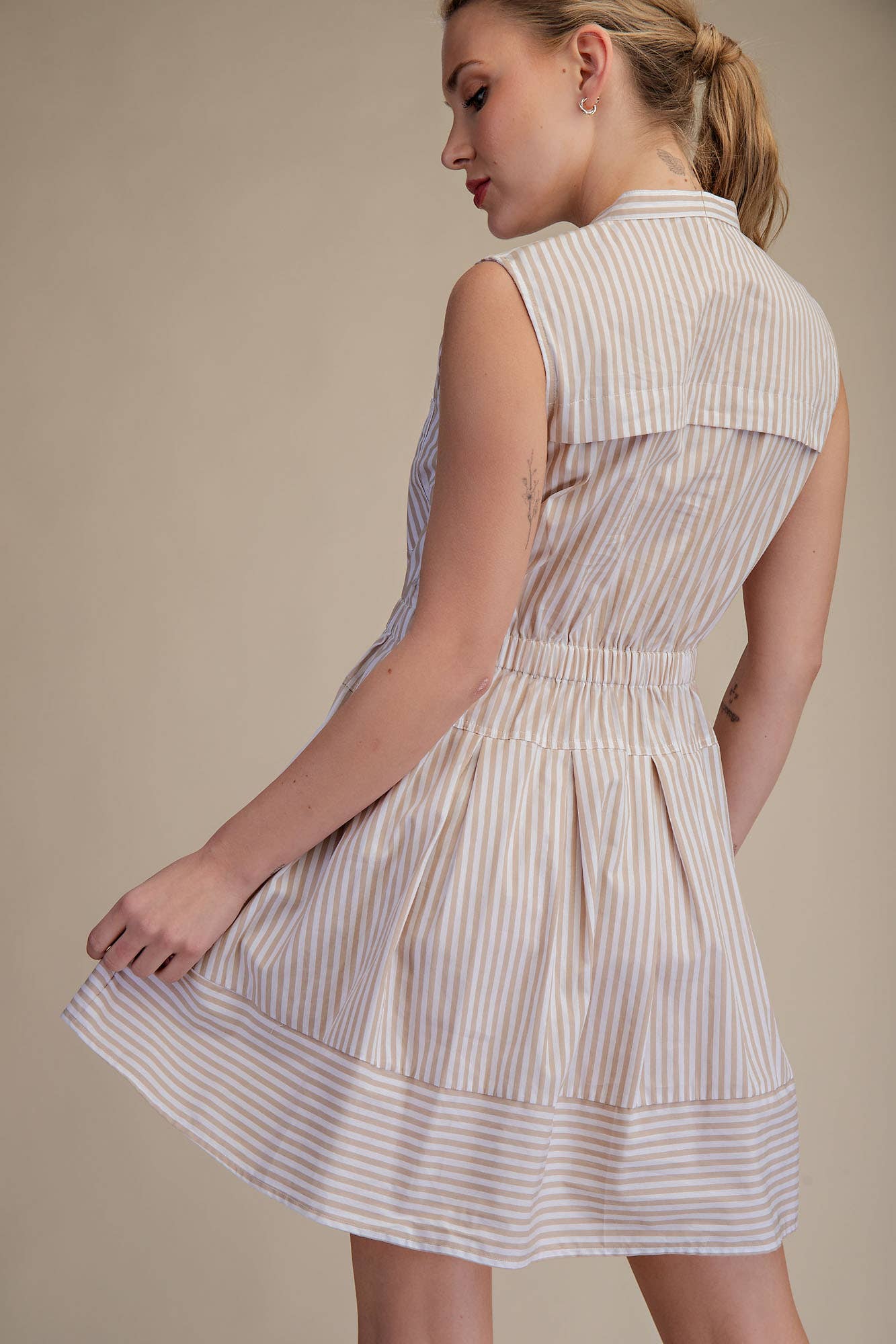 Sleeveless V-neck Fit & Flare Shirtdress