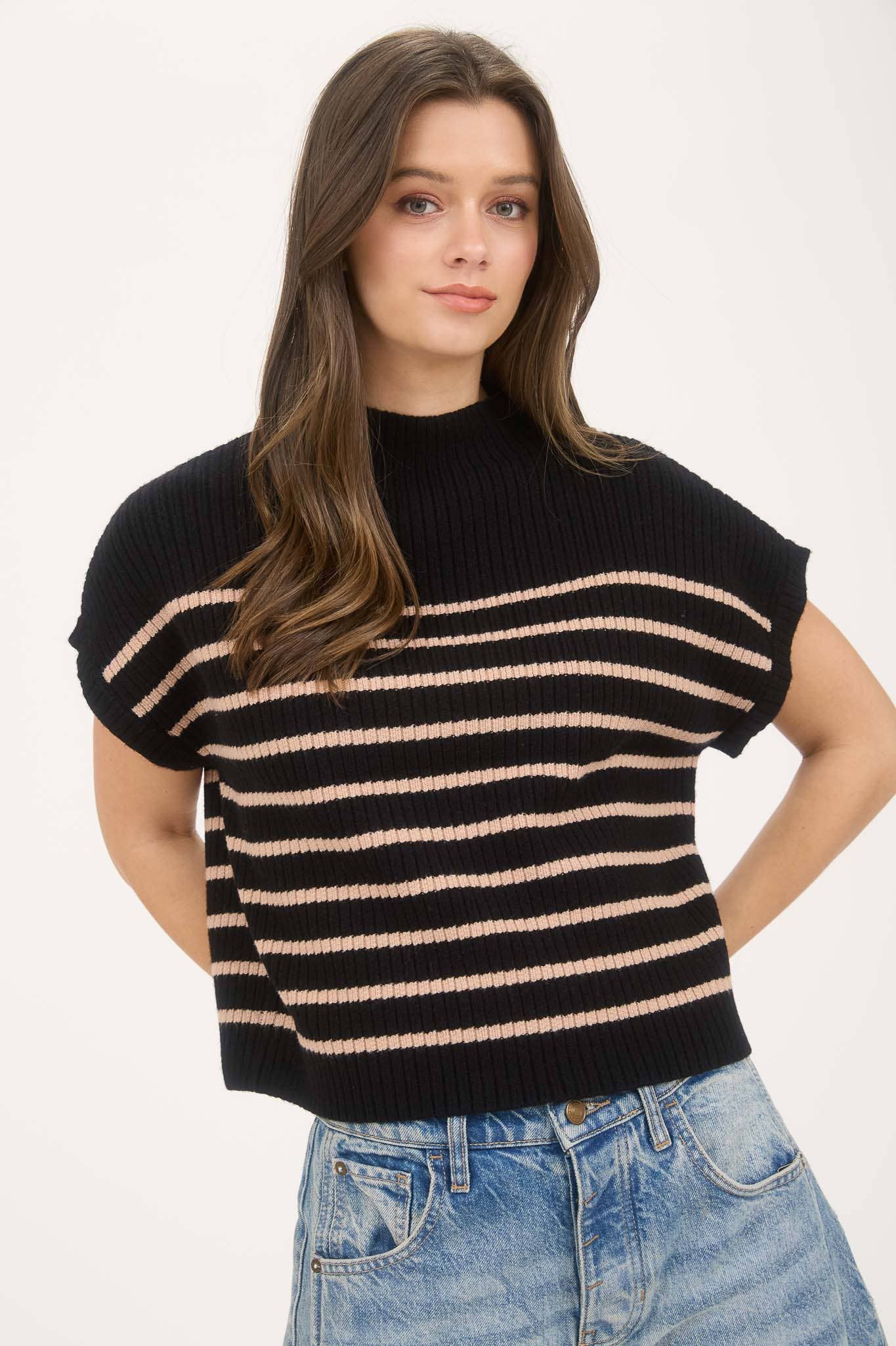STRIPE MOCK NECK SHORT SLEEVE KNIT SWEATER